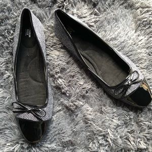🔥SALE NWOT Avon Cushion Walk Flats